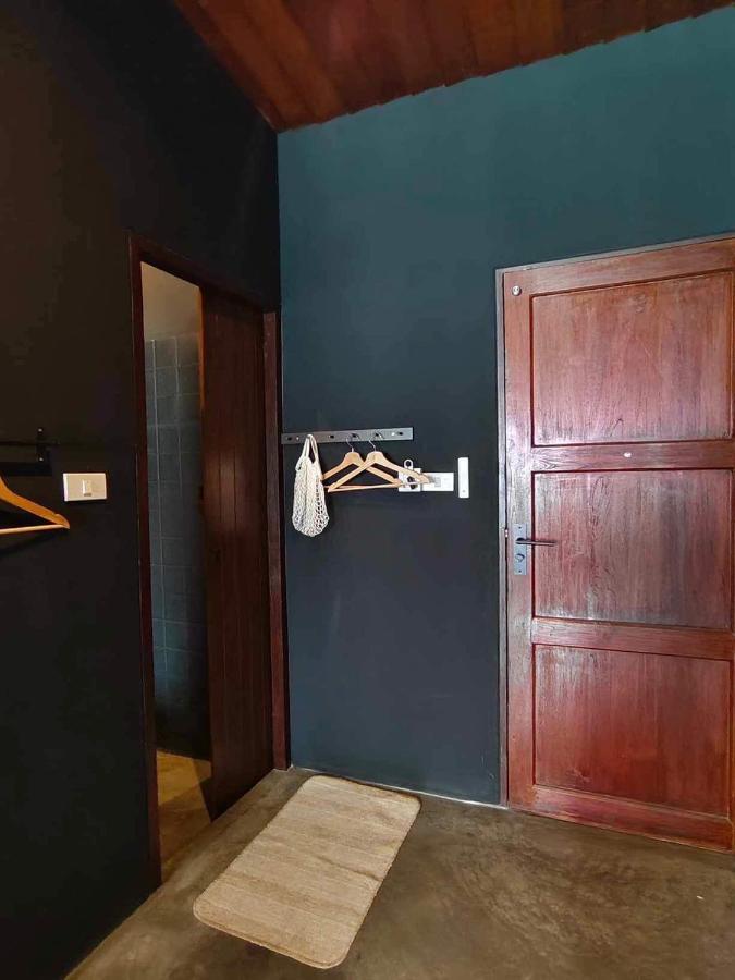 Mr Black & Ms White -Self Check In Accommodation Bangkok Exterior photo