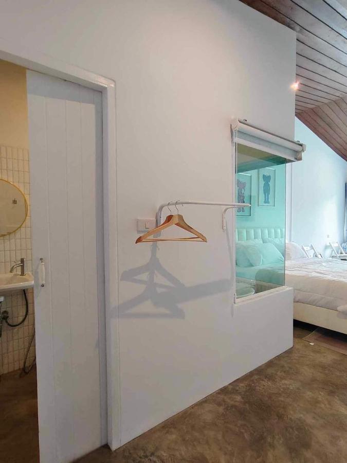 Mr Black & Ms White -Self Check In Accommodation Bangkok Exterior photo