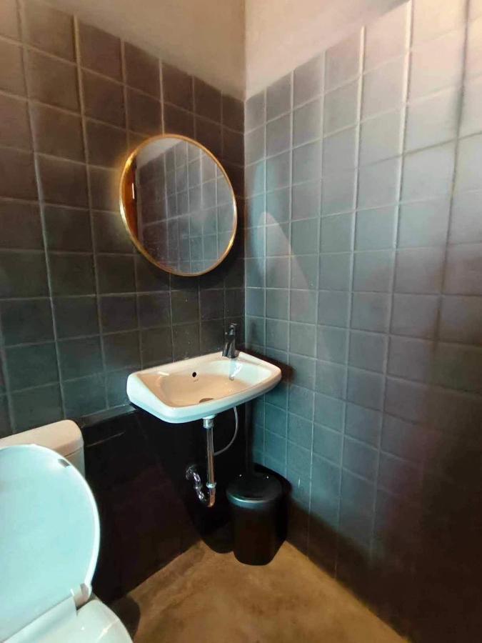 Mr Black & Ms White -Self Check In Accommodation Bangkok Exterior photo